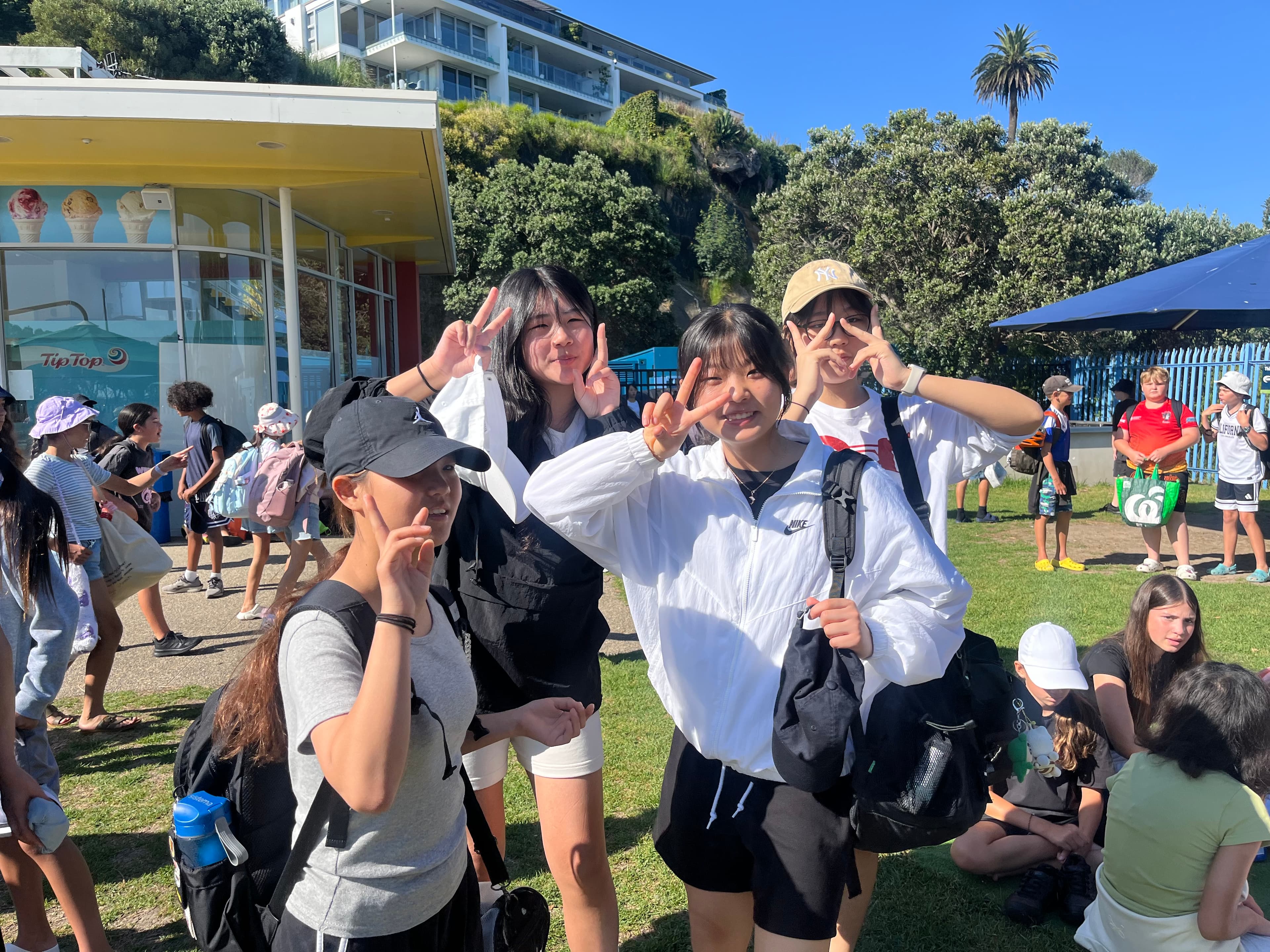 뉴질랜드 스쿨링 캠프 , 수영장 & 미션베이 해안 산책까지